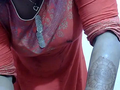 Snapshot of Rooshami_hot01 chatting on 09/23/25, 07:06 Rooshami hot01 online show from 09/23/25, 07:06