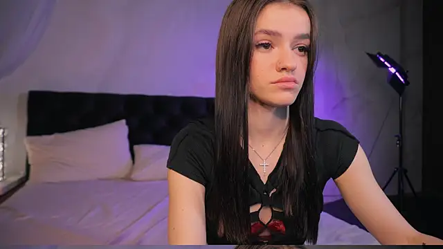 E l i z e  online show from 11/21/25, 05:17