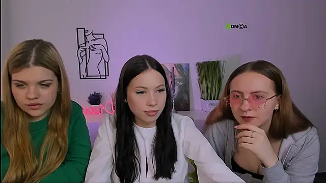 Snapshot of mila_glow1 chatting on 09/16/25, 09:21 mila glow1 online show from 09/16/25, 09:21