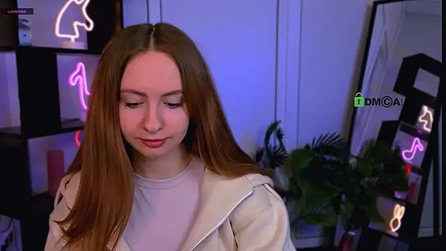 Snapshot of mila_glow1 chatting on 09/28/25, 08:42 mila glow1 online show from 09/28/25, 08:42