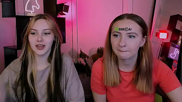 Snapshot of mila_glow1 chatting on 11/05/25, 12:49 mila glow1 online show from 11/05/25, 12:49