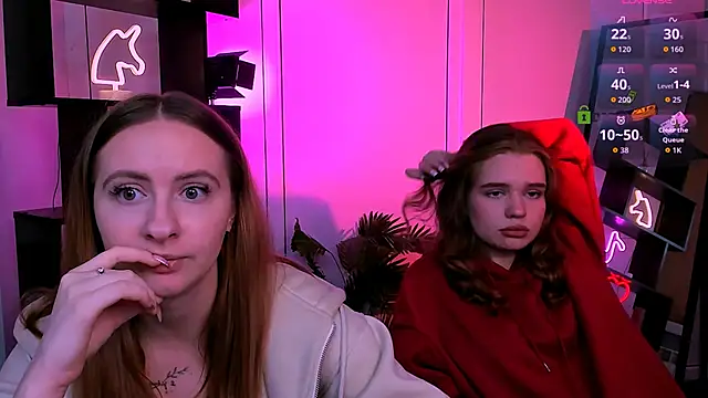 Snapshot of mila_glow1 chatting on 11/08/25, 07:23 mila glow1 online show from 11/08/25, 07:23