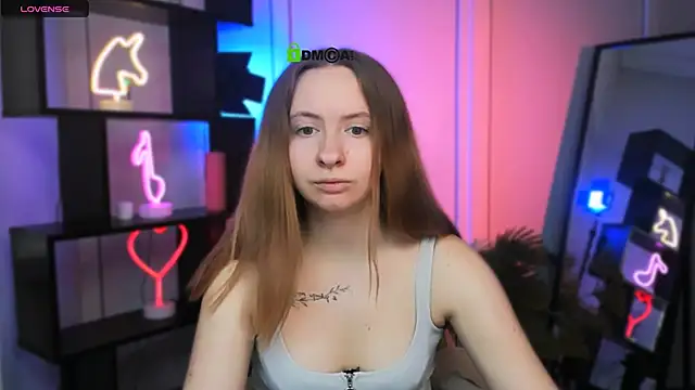 Snapshot of mila_glow1 chatting on 12/03/25, 12:25 mila glow1 online show from 12/03/25, 12:25