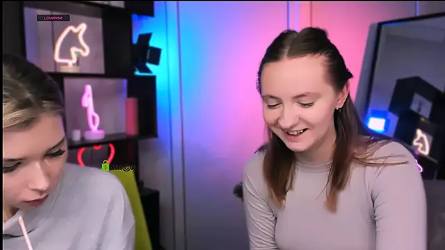 Snapshot of mila_glow1 chatting on 12/04/25, 07:55 mila glow1 online show from 12/04/25, 07:55