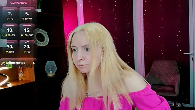 Snapshot of mila_glow1 chatting on 12/15/25, 07:29 mila glow1 online show from 12/15/25, 07:29