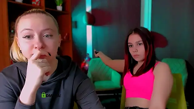 Snapshot of mila_glow1 chatting on 02/13/26, 06:31 mila glow1 online show from 02/13/26, 06:31