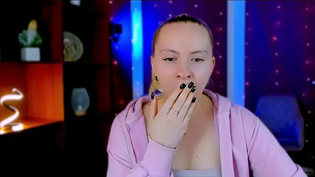 Snapshot of mila_glow1 chatting on 02/25/26, 06:12 mila glow1 online show from 02/25/26, 06:12