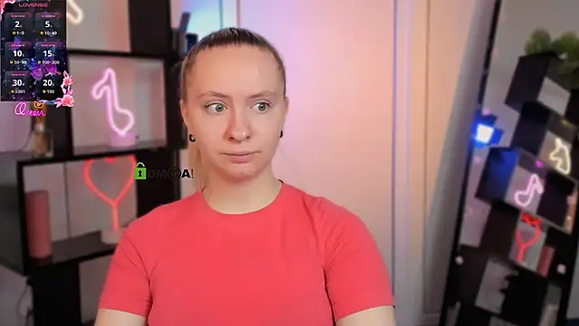 Snapshot of mila_glow1 chatting on 03/04/26, 12:44 mila glow1 online show from 03/04/26, 12:44