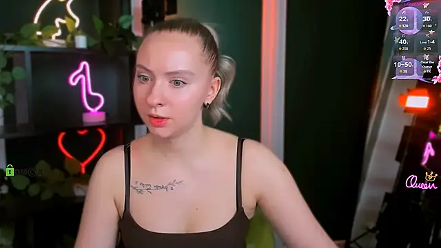 mila glow1 online show from 04/05/26, 06:38