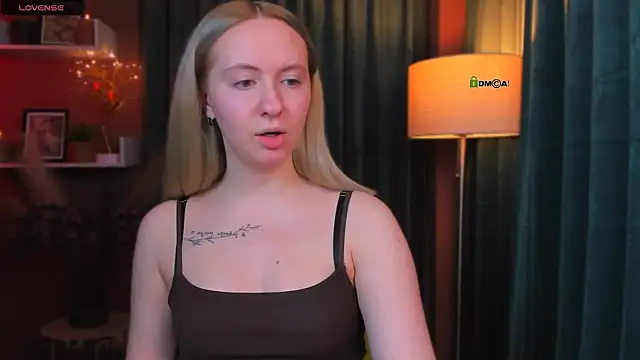 mila glow1 online show from 04/16/26, 06:52