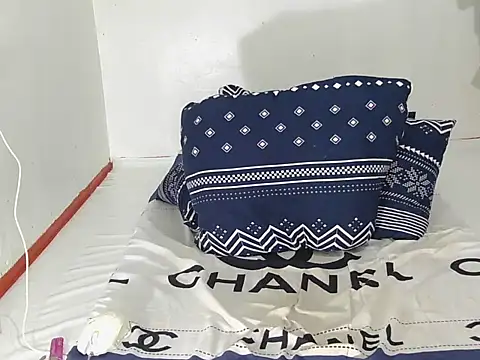 angelcum000 online show from 11/30/25, 11:58