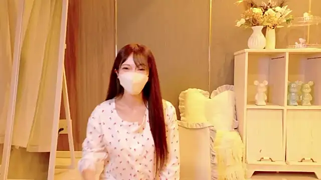 RIRI-style online show from 10/19/25, 07:42