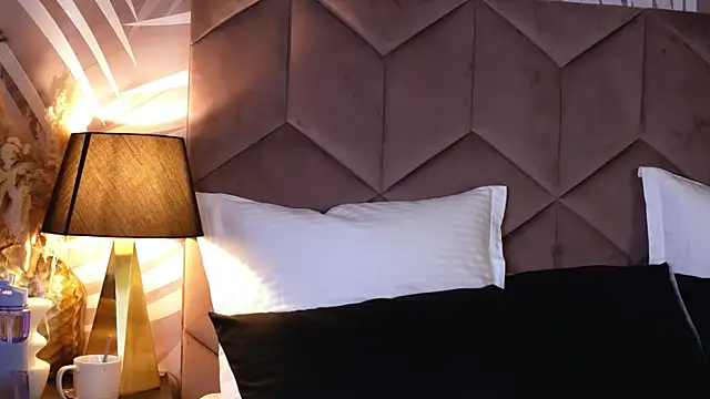 EvaRhea online show from 10/24/25, 03:14