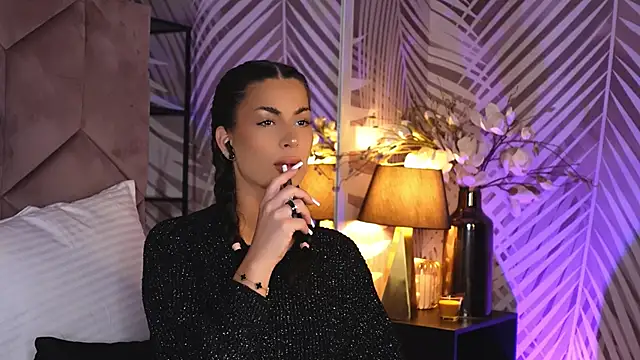 EvaRhea online show from 12/04/25, 04:00