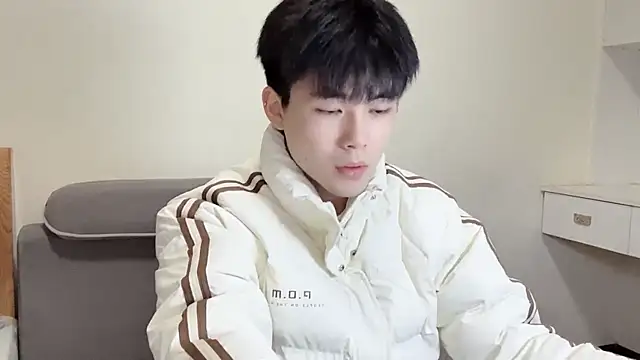 xiaoyang5200 online show from 12/15/25, 02:32