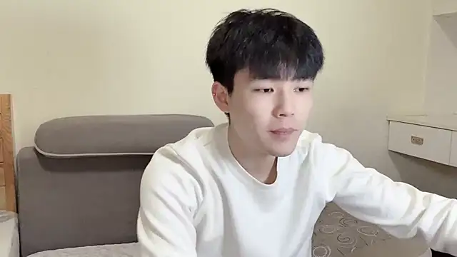 xiaoyang5200 online show from 12/16/25, 03:39