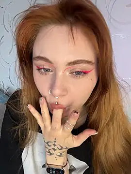 LunaMillie online show from 02/28/26, 10:16