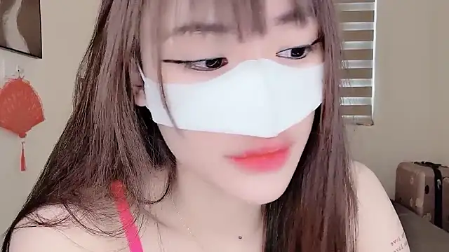 MaiLiiil online show from 09/12/25, 04:12