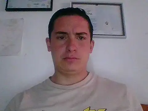 Snapshot of mickseb89 chatting on 09/18/25, 04:31 mickseb89 online show from 09/18/25, 04:31