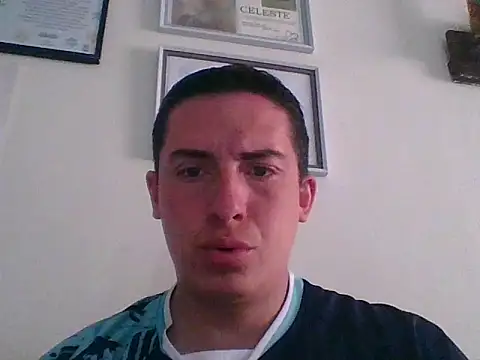 Snapshot of mickseb89 chatting on 11/12/25, 04:40 mickseb89 online show from 11/12/25, 04:40