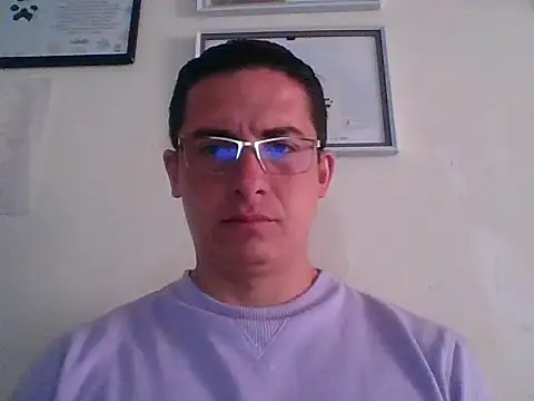 Snapshot of mickseb89 chatting on 12/22/25, 03:20 mickseb89 online show from 12/22/25, 03:20