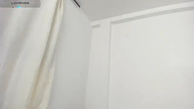 Snapshot of Ebony_danik chatting on 10/28/25, 01:09 Ebony danik online show from 10/28/25, 01:09