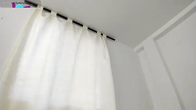 Snapshot of Ebony_danik chatting on 10/31/25, 06:42 Ebony danik online show from 10/31/25, 06:42