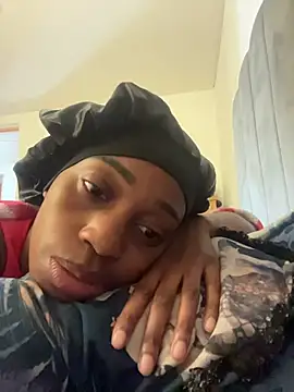 Snapshot of Ebony_danik chatting on 11/25/25, 05:02 Ebony danik online show from 11/25/25, 05:02