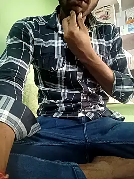 Snapshot of uniquesexyboy5689 chatting on 10/21/25, 07:42 uniquesexyboy5689 online show from 10/21/25, 07:42