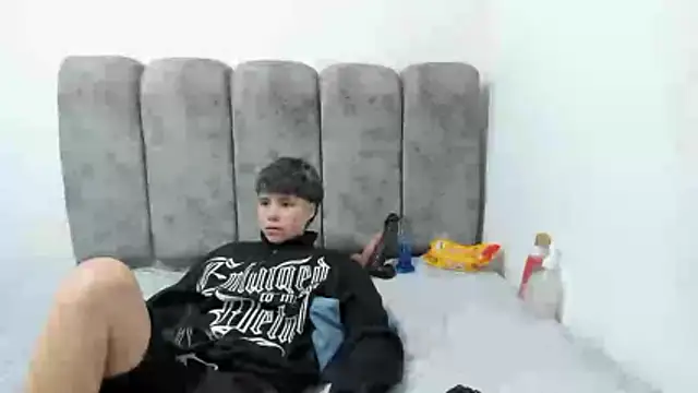 Bruno Cruzz online show from 04/18/26, 02:26