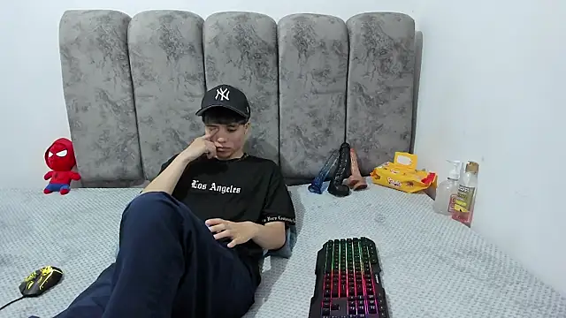Bruno Cruzz online show from 05/13/26, 02:09