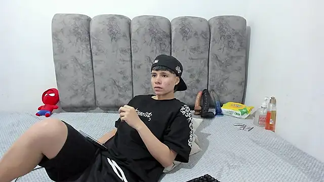 Snapshot of Bruno_Cruzz chatting on 06/19/26, 02:16 Bruno Cruzz online show from 06/19/26, 02:16