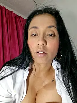 Snapshot of SofiiMilf chatting on 07/22/26, 02:58 SofiiMilf online show from 07/22/26, 02:58