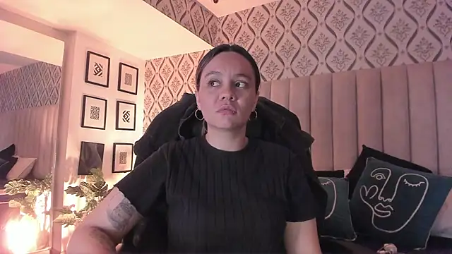 Sky Junne online show from 03/19/26, 05:06