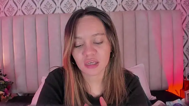 Sky Junne online show from 04/06/26, 06:20