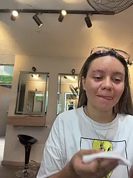 Sky Junne online show from 04/20/26, 04:54