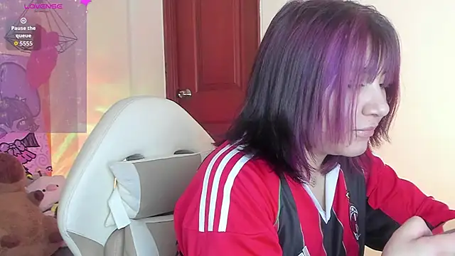 Snapshot of sophiievv chatting on 12/16/25, 06:35 sophiievv online show from 12/16/25, 06:35