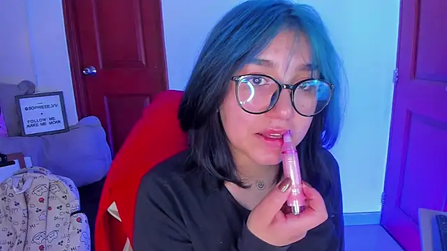 Snapshot of sophiievv chatting on 02/17/26, 06:36 sophiievv online show from 02/17/26, 06:36