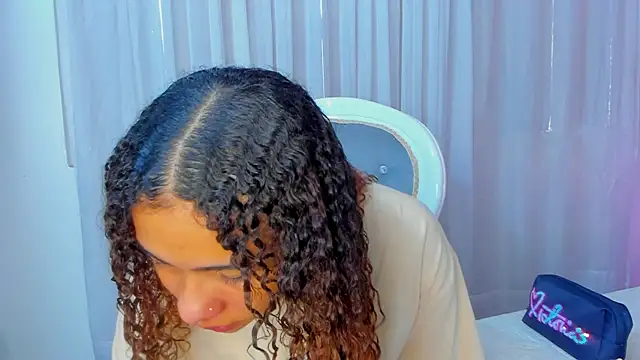 Emma Carteer online show from 10/25/25, 03:07