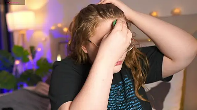 Snapshot of Alissa_S chatting on 12/05/24, 12:44 Alissa S online show from 12/05/24, 12:44