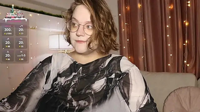 Snapshot of Alissa_S chatting on 12/29/24, 12:55 Alissa S online show from 12/29/24, 12:55