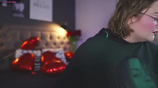 Snapshot of Alissa_S chatting on 02/12/25, 01:06 Alissa S online show from 02/12/25, 01:06