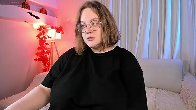 Alissa S online show from 10/31/25, 04:19