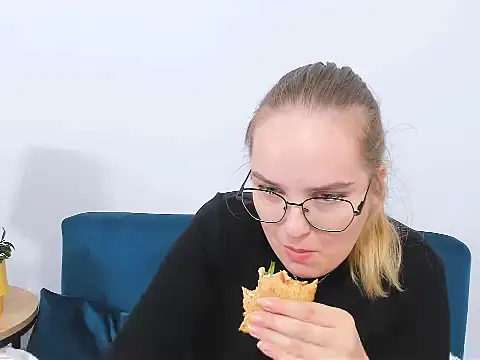 AliceCrazy69 online show from 10/06/25, 10:02