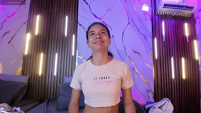 VictoriaDuart online show from 09/19/25, 07:58