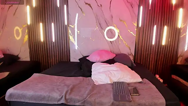 VictoriaDuart online show from 11/05/25, 09:04