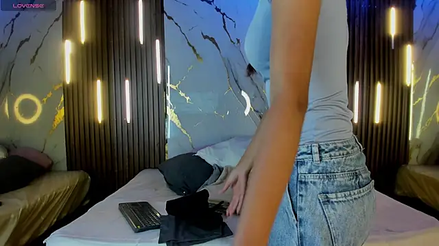 VictoriaDuart online show from 11/09/25, 08:29