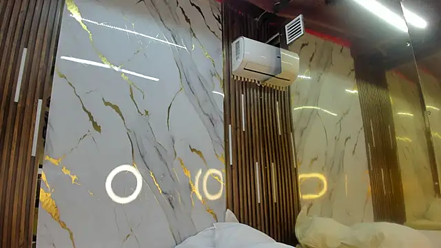 VictoriaDuart online show from 04/10/26, 08:24