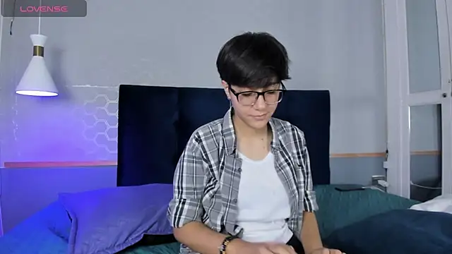 Snapshot of Tsuki_Maru chatting on 09/30/25, 12:43 Tsuki Maru online show from 09/30/25, 12:43