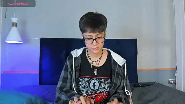 Tsuki Maru online show from 11/12/25, 09:14